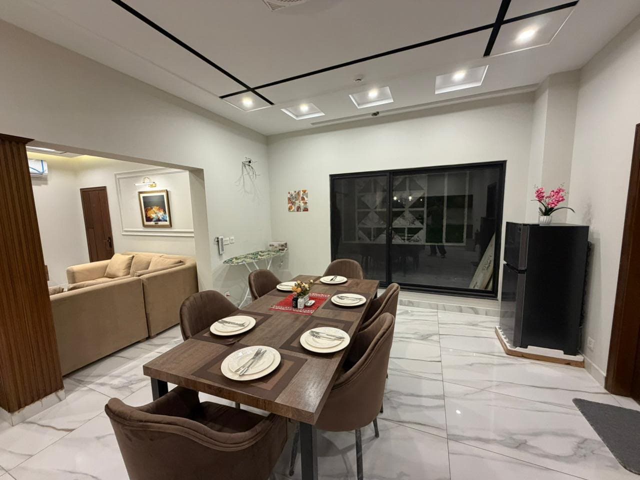 3BHK Cozy Vibe Apartment at Penta Square, DHA Phase 5 — photo 17