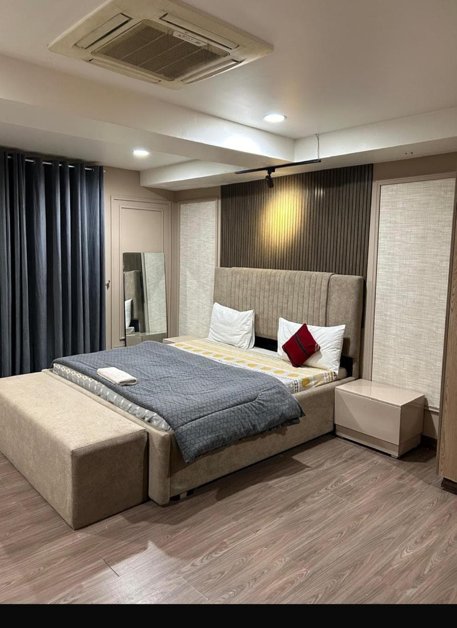 Gold Crest 1BHK Dark Theme at Gold Crest, DHA Phase 4 — photo 10