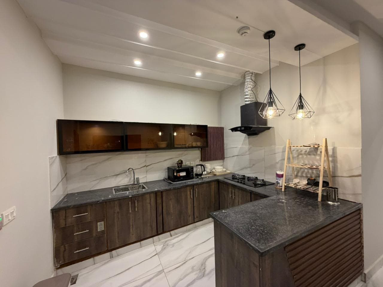 3BHK Cozy Vibe Apartment at Penta Square, DHA Phase 5 — photo 12