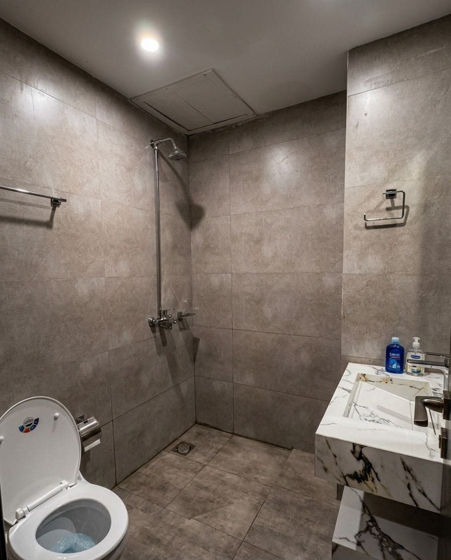 Cozy One Bed at Park House, Gulberg — photo 8