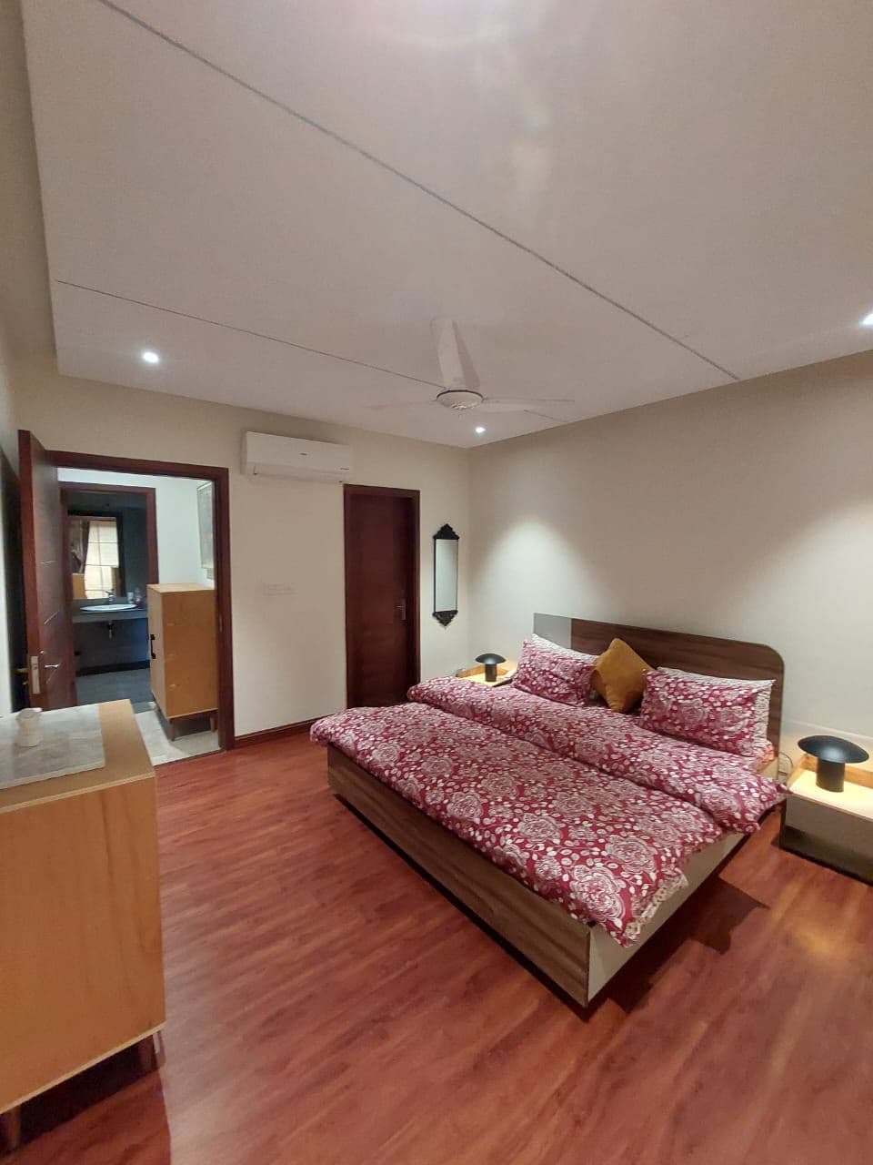 Open Plan One Bed at Indigo, Gulberg — photo 7
