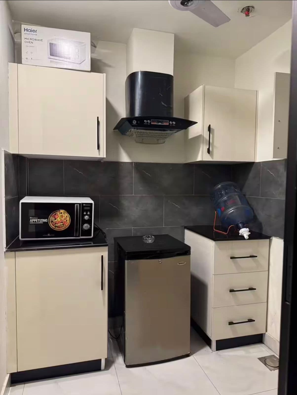 Zameen Opal Apartment 2BHK - Light Heaven at Zameen Opal, Johar Town — photo 2