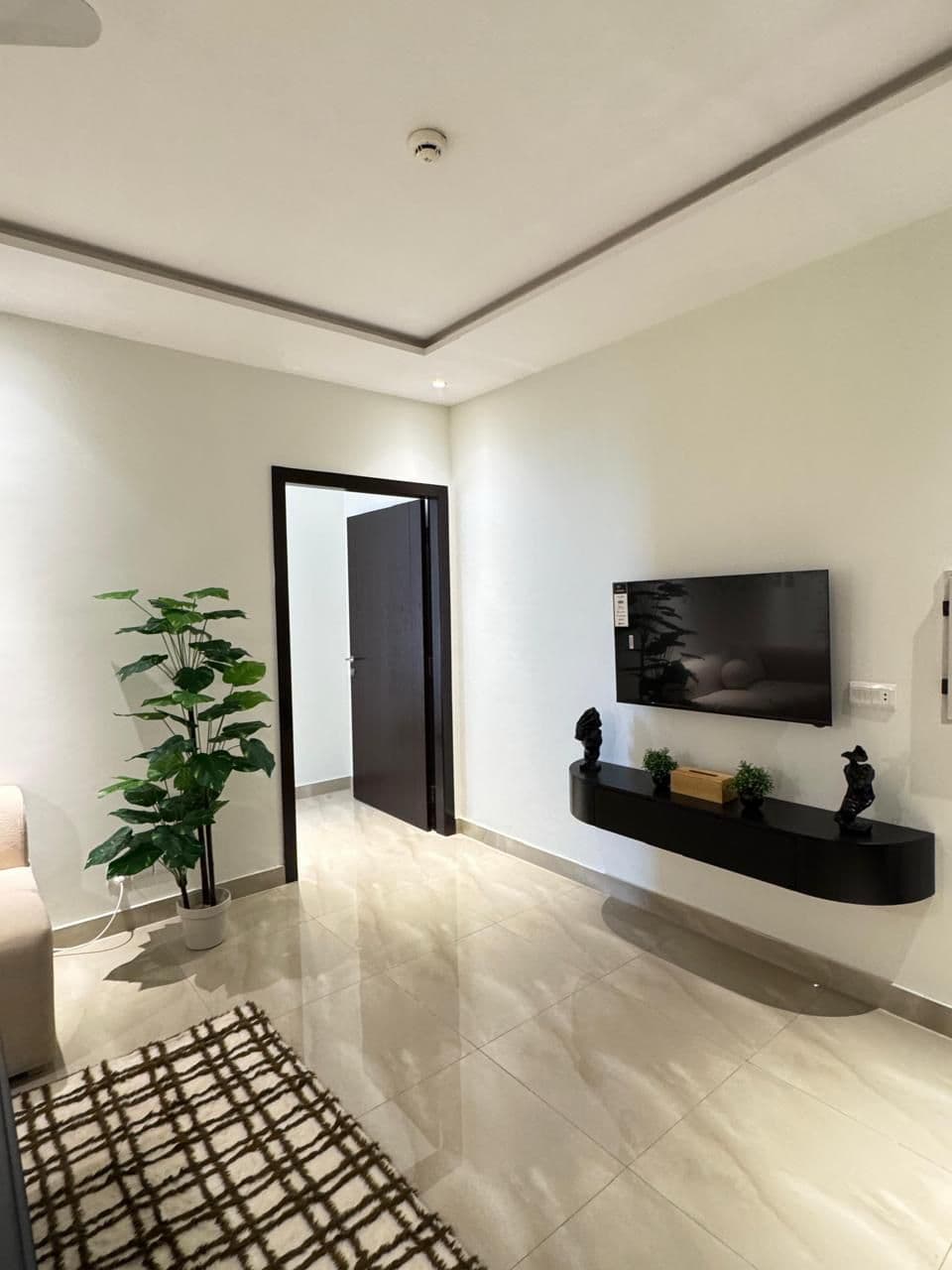 Zameen Aurum 1BHK at Zameen Aurum, Gulberg — photo 6