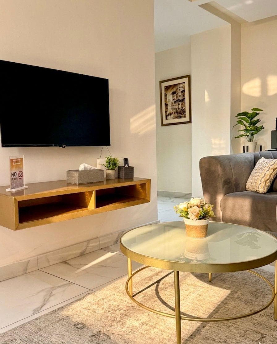 Boutique One Bed at Indigo, Gulberg — photo 10