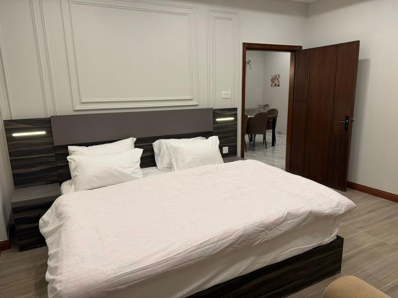 3BHK Cozy Vibe Apartment at Penta Square, DHA Phase 5 — photo 7