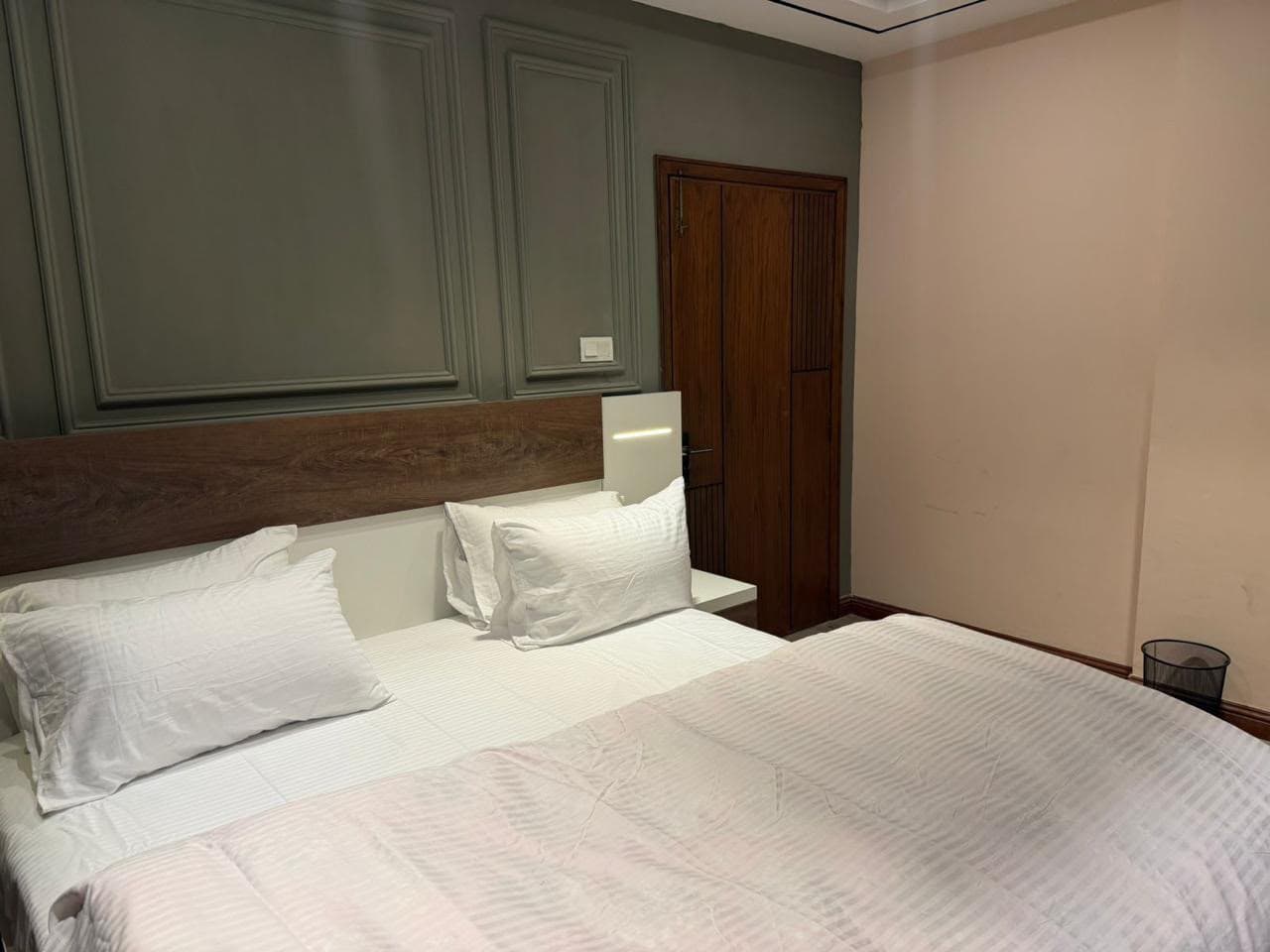 3BHK Cozy Vibe Apartment at Penta Square, DHA Phase 5 — photo 4
