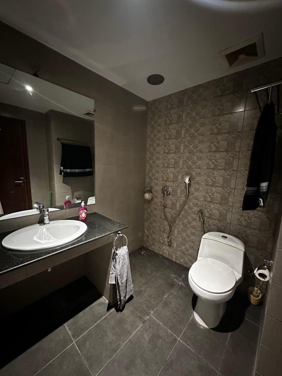 Open Plan One Bed at Indigo, Gulberg — photo 8