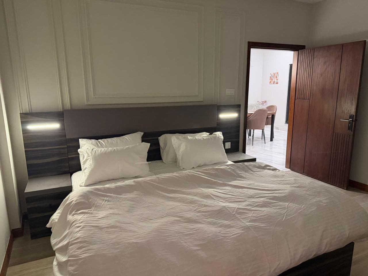 3BHK Cozy Vibe Apartment at Penta Square, DHA Phase 5 — photo 13