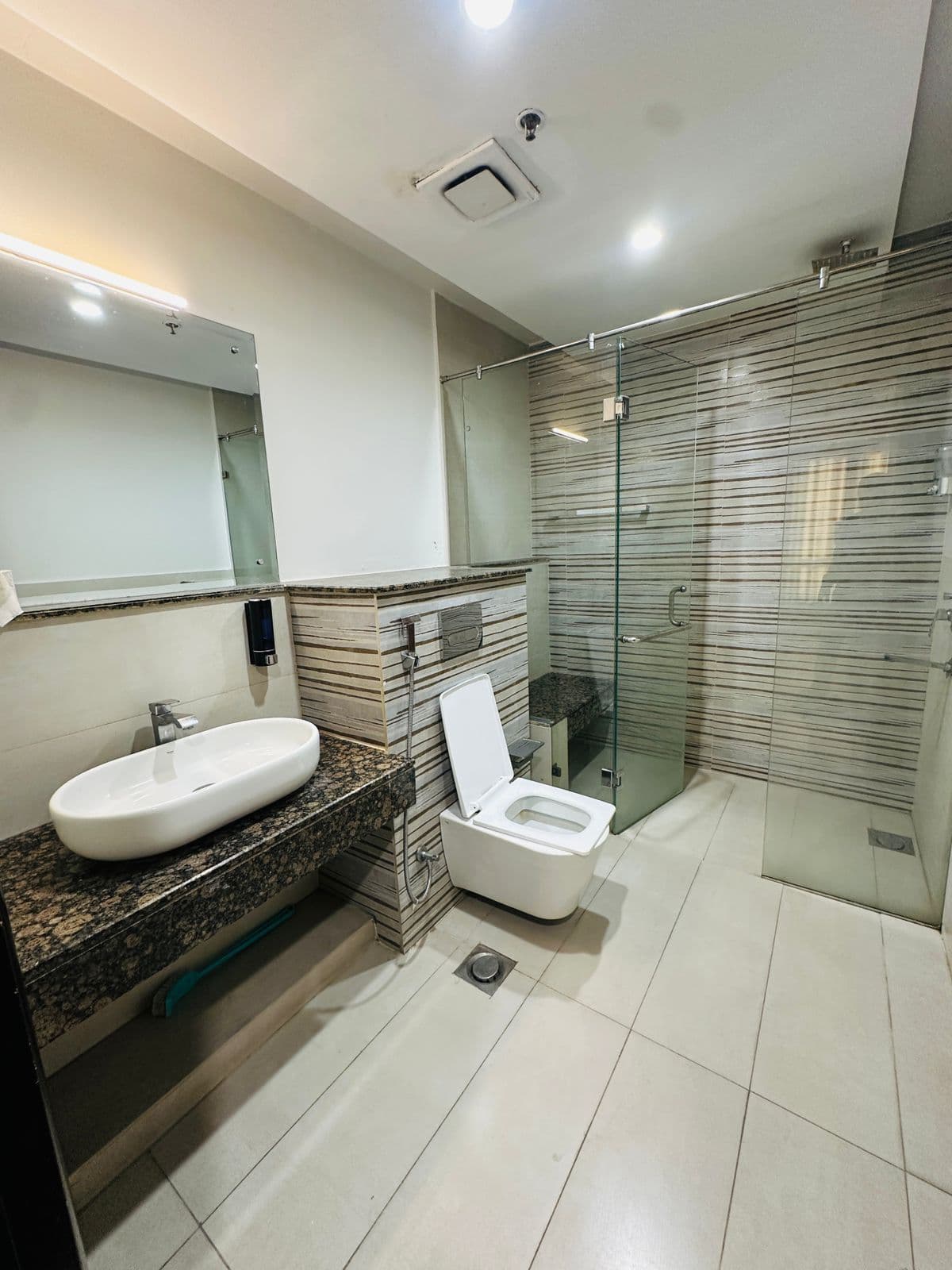 3 BHK Furnished Apartment in Goldcrest DHA Lahore at Gold Crest, DHA Phase 4 — photo 7