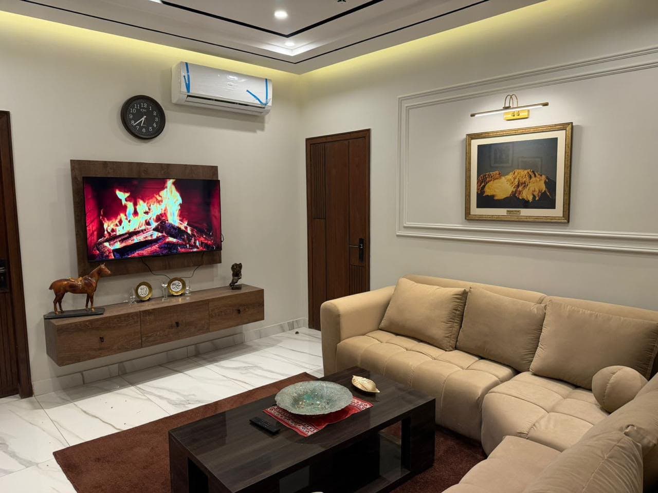 3BHK Cozy Vibe Apartment at Penta Square, DHA Phase 5 — photo 16