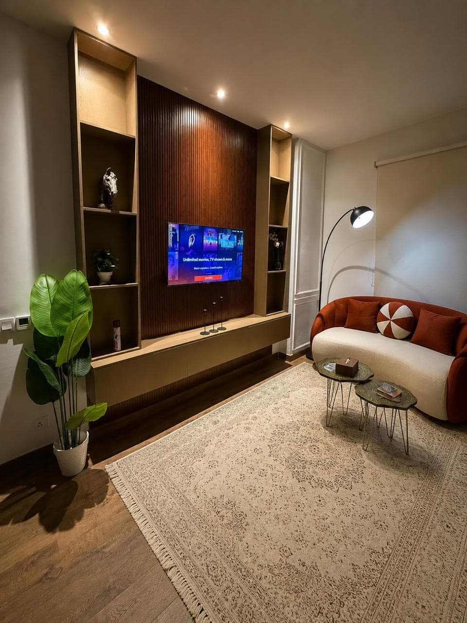 1BHK - Penta Square at Penta Square, DHA Phase 5 — photo 4