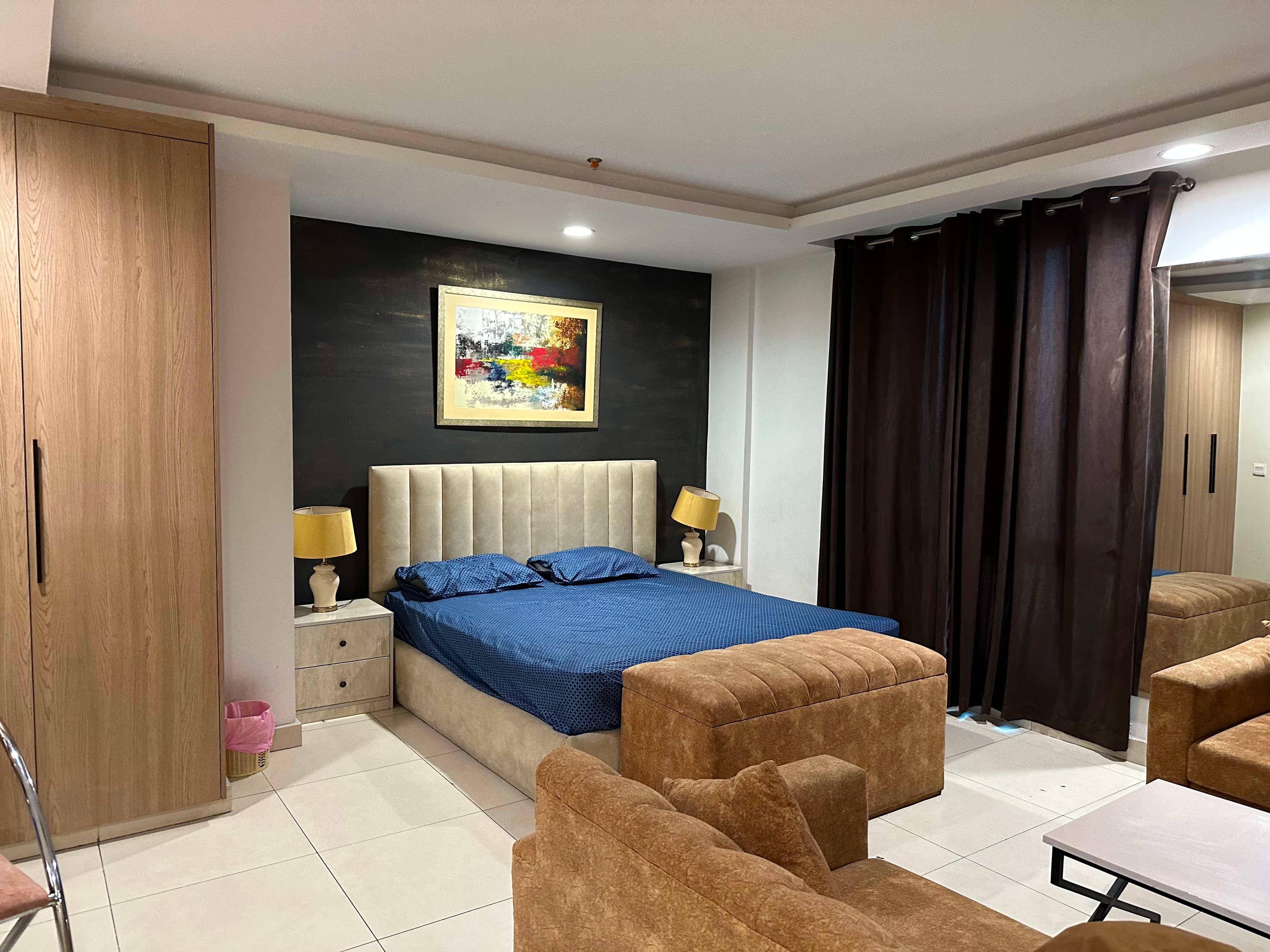 Gold Crest Classic 1 Bedroom at Gold Crest — photo 1