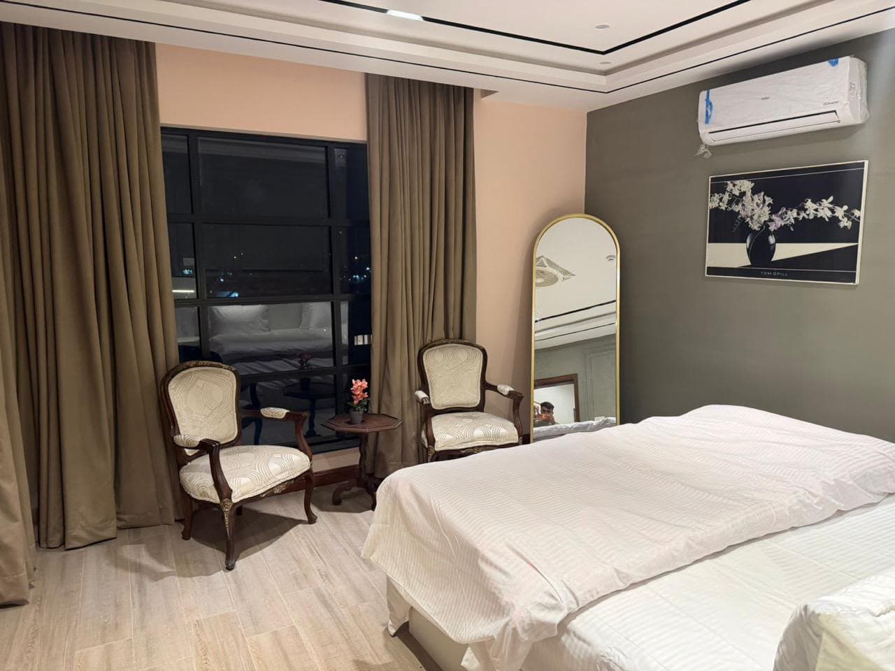 3BHK Cozy Vibe Apartment at Penta Square, DHA Phase 5 — photo 3