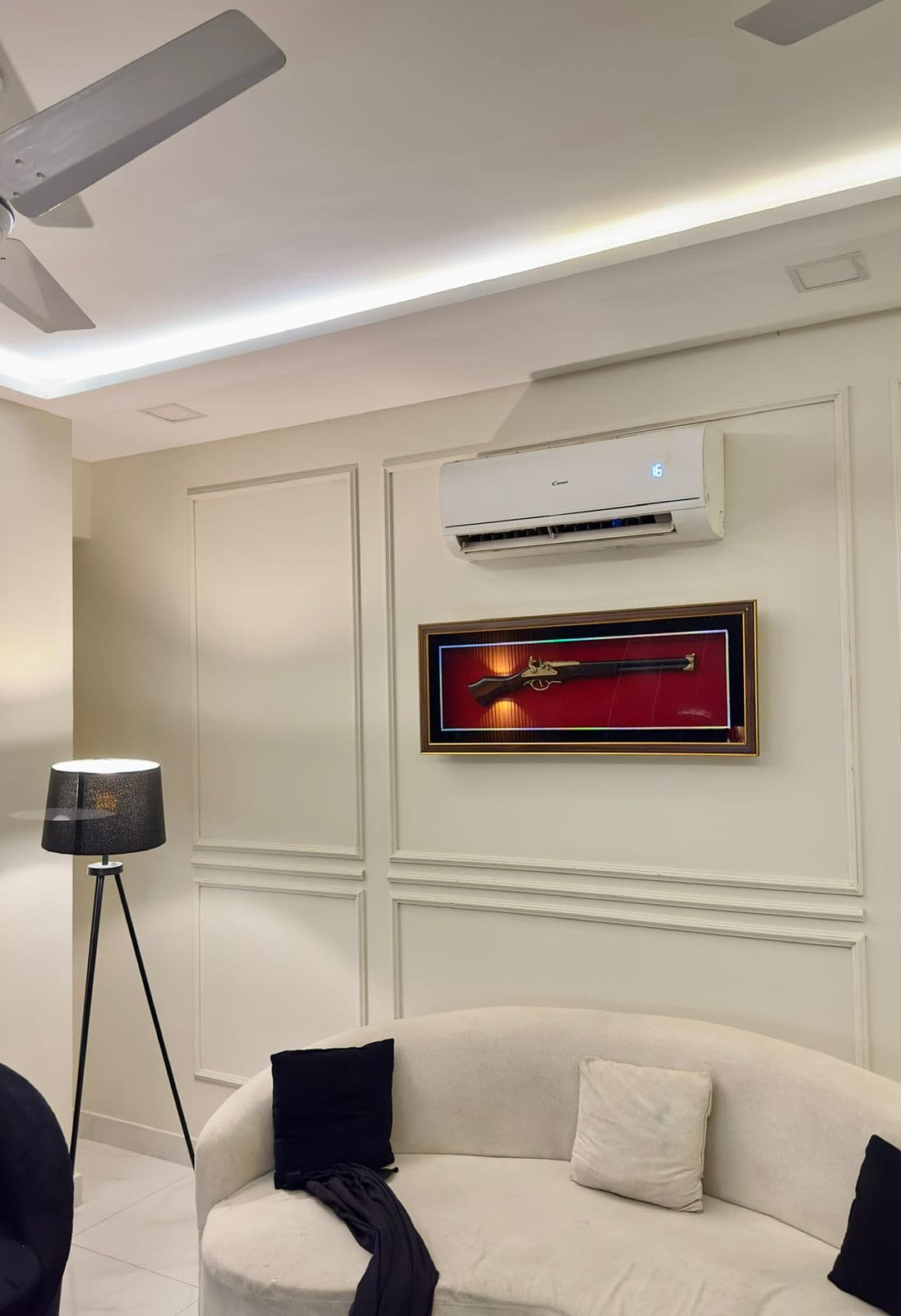 Zameen Opal Apartment 2BHK - Light Heaven at Zameen Opal, Johar Town — photo 11