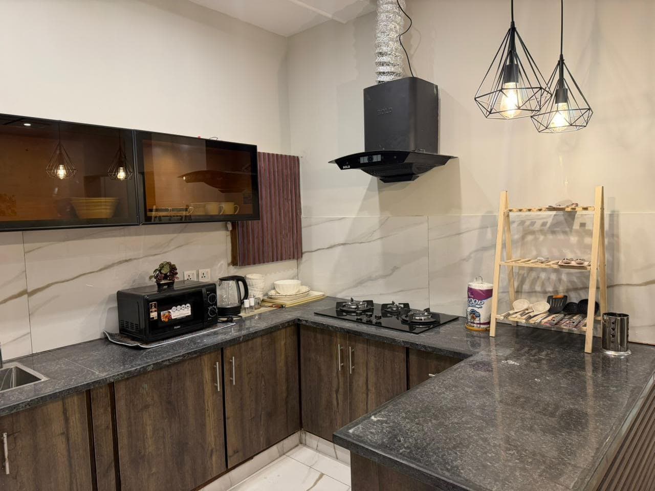 3BHK Cozy Vibe Apartment at Penta Square, DHA Phase 5 — photo 14