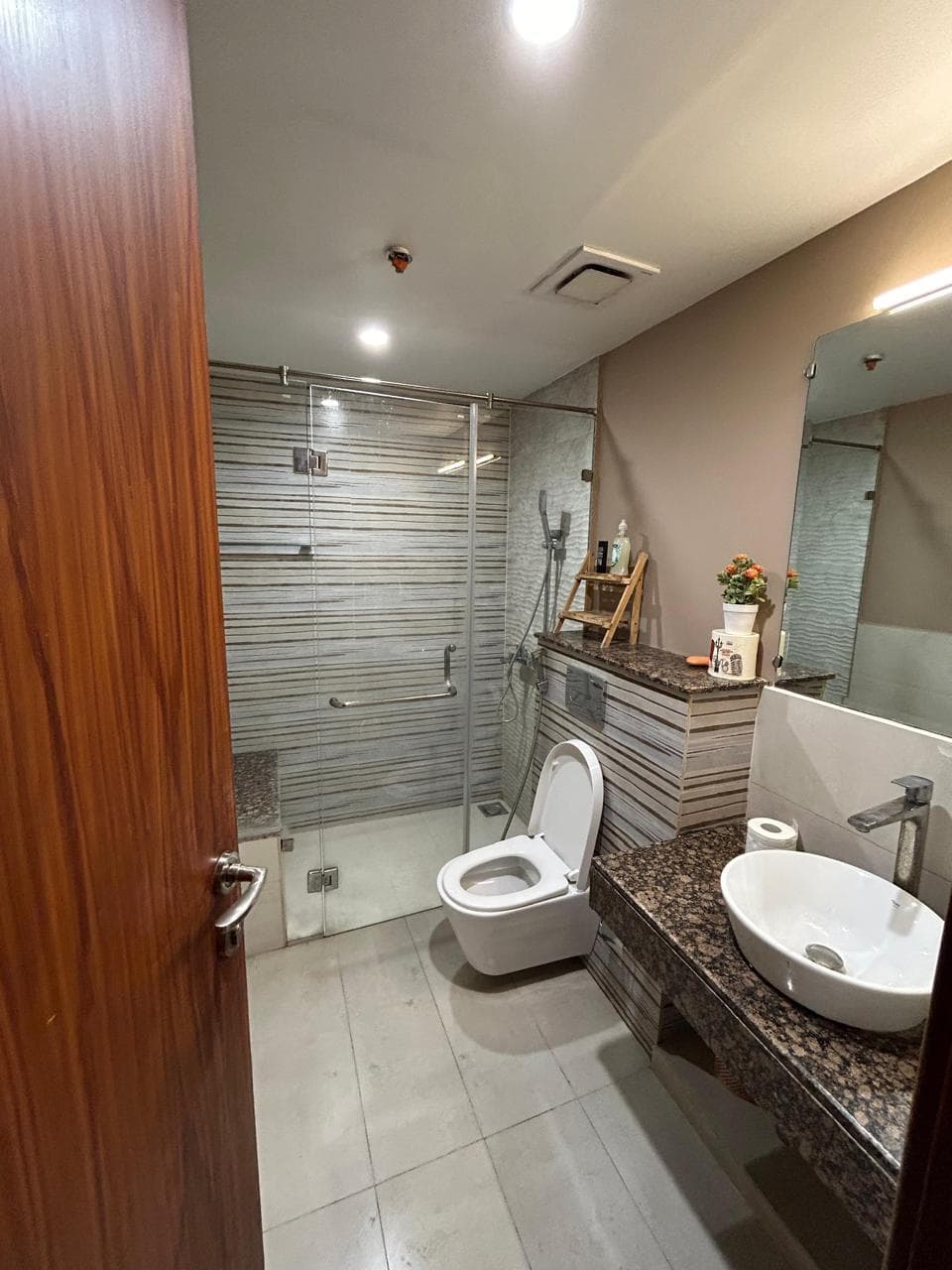 Gold Crest 1bhk Dark theme at Gold Crest — photo 2