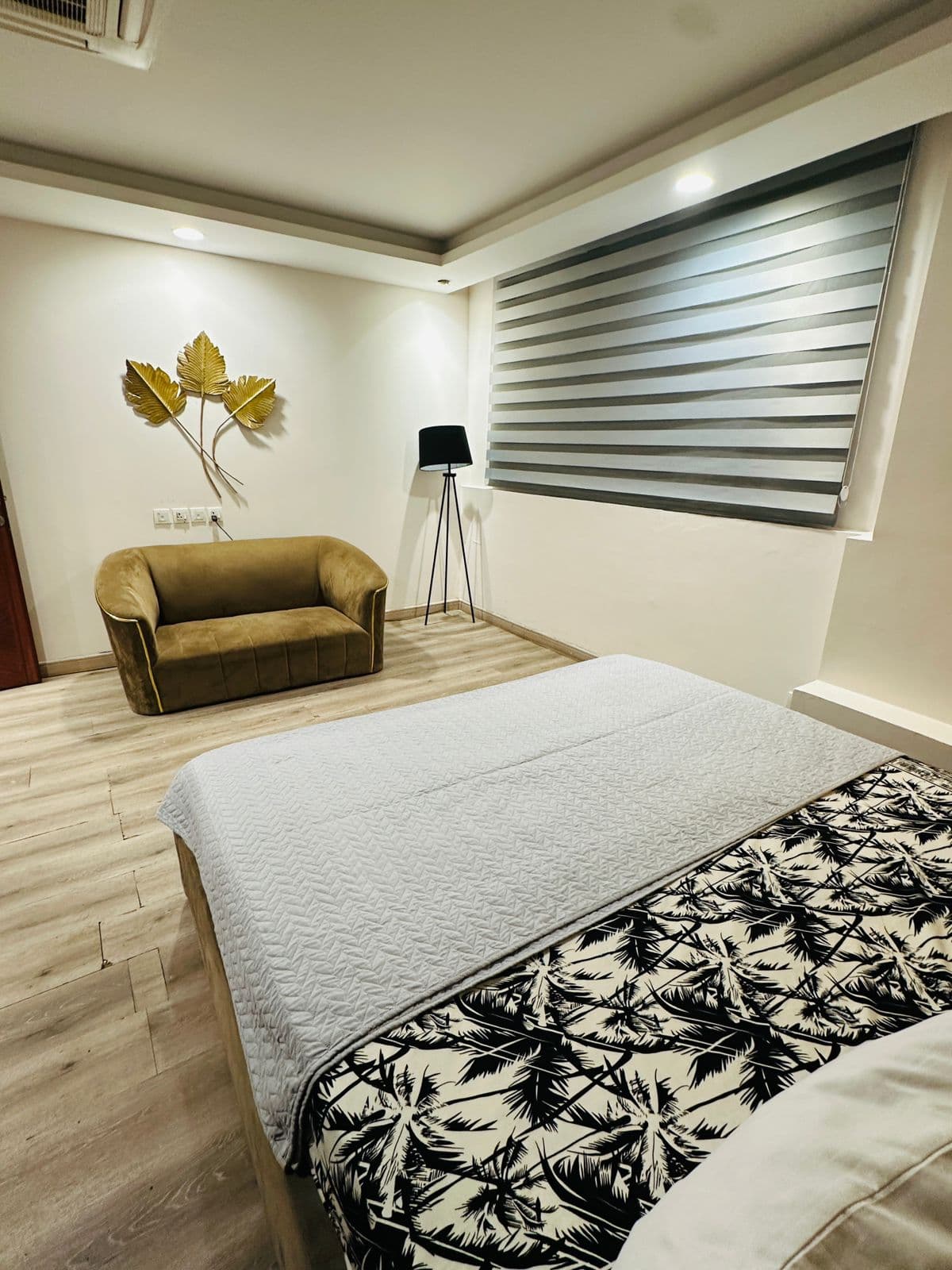 3 BHK Furnished Apartment in Goldcrest DHA Lahore at Gold Crest, DHA Phase 4 — photo 11