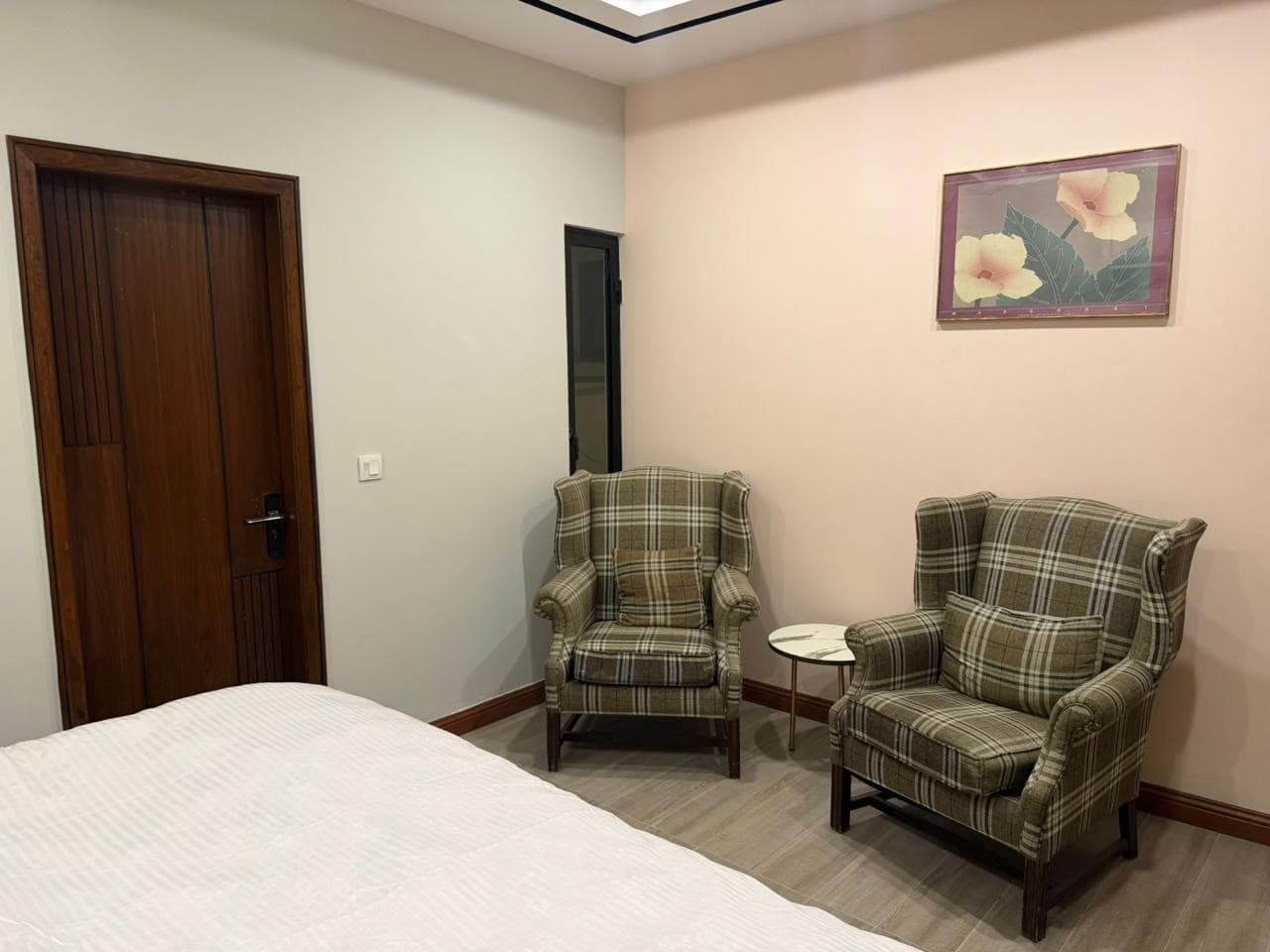 3BHK Cozy Vibe Apartment at Penta Square, DHA Phase 5 — photo 6