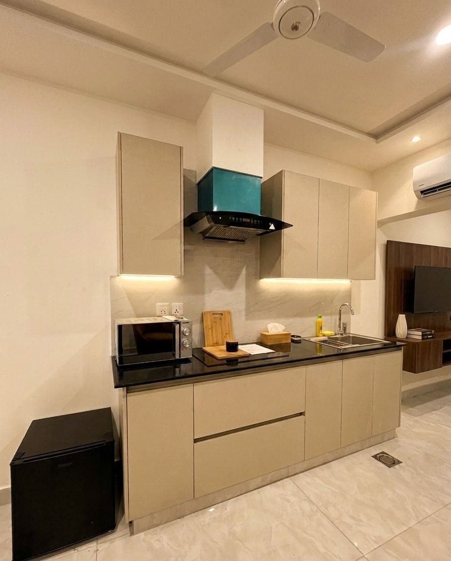 Cozy One Bed at Park House, Gulberg — photo 6