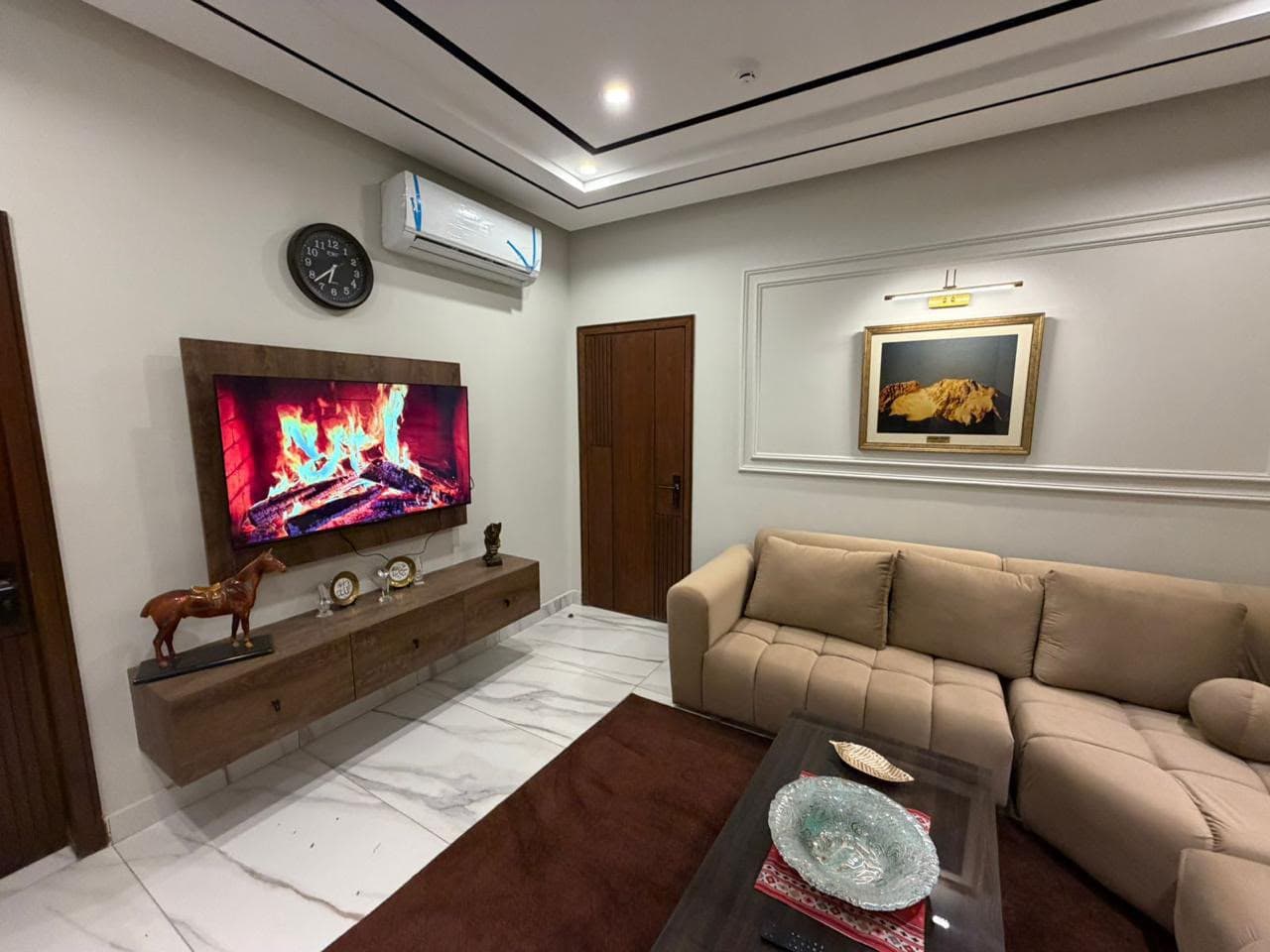 3BHK Cozy Vibe Apartment at Penta Square, DHA Phase 5 — photo 5