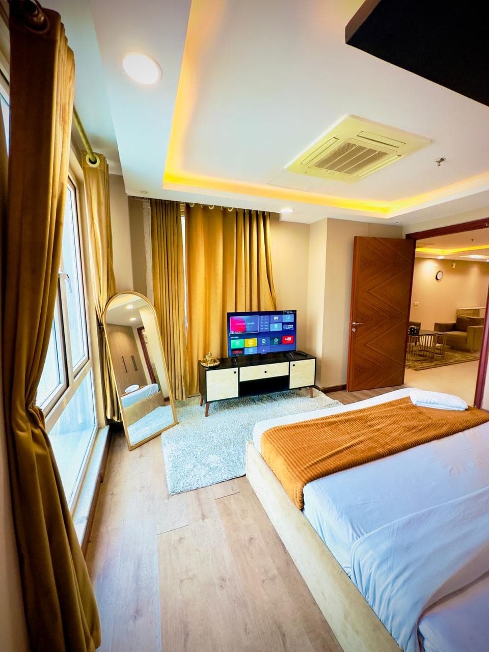 Gold Crest One Bed at Gold Crest, DHA Phase 4, photo 7