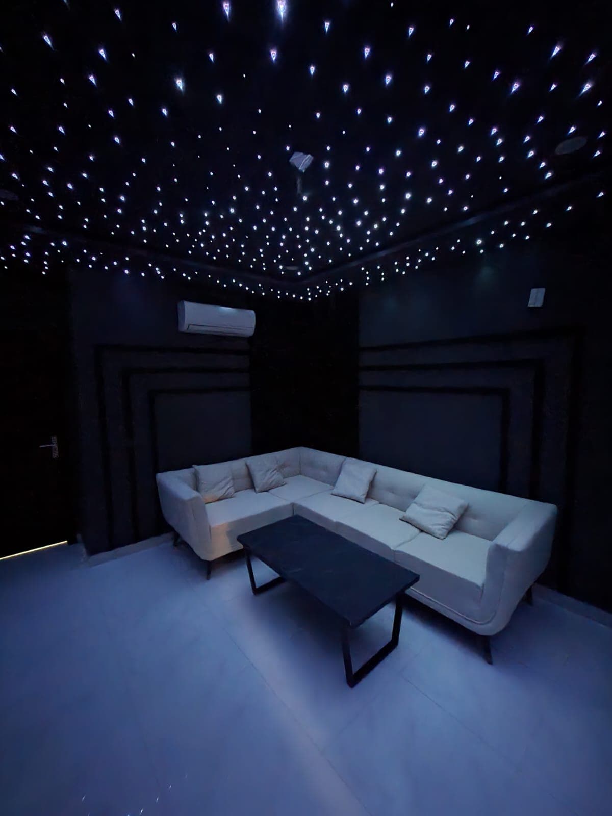 Zameen Opal - 1BHK Dark Theme at Zameen Opal — photo 2