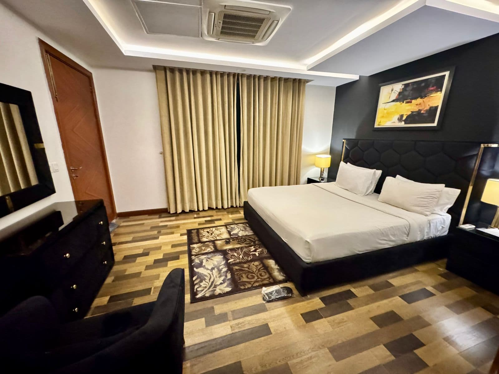 2 BHK - Gold Crest Apartment at Gold Crest — photo 5