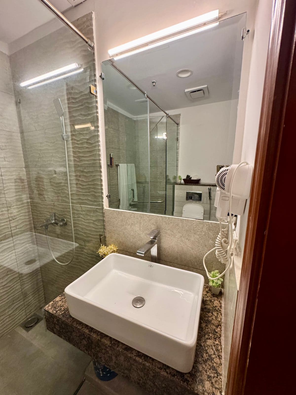2 BHK - Gold Crest Apartment at Gold Crest, DHA Phase 4 — photo 14